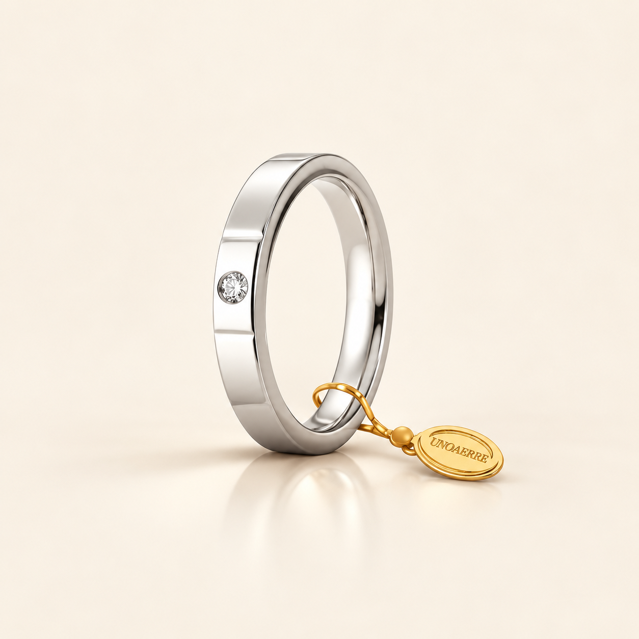 Fede in oro bianco con diamante incastonato